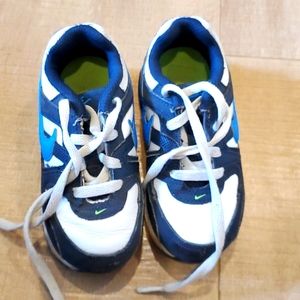 Toddler Nike sneakers